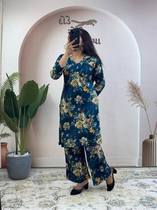 Ensemble TOP PLAZZO en coton rayonne pur et doux, imprimé avec des détails en feuille métallisée - Product Image 3