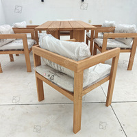 Ensemble de table et chaises de jardin en teck naturel Sigma Factory pour terrasse, restaurant, hôtel, extérieur