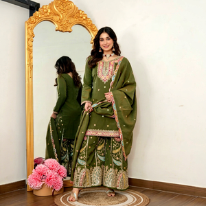 Ensemble Salwar Kameez vert brodé et gaufré, style pakistanais, avec dupatta, kurta en soie et palazzo pour femme, idéal pour les mariages et les fêtes - Product Image 1