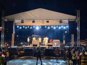 Sistema de armazón de techo de aleación de aluminio, armazón de techo de aluminio con pernos de escenario, armazón de iluminación para conciertos, escenario móvil para conciertos - Product Image 4