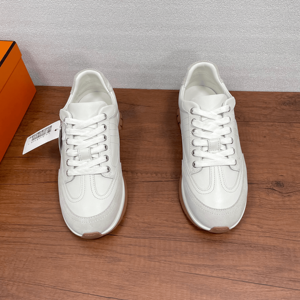 Sneakers urbaines élégantes pour hommes avec amorti tout au long de la journée, structure stable, confort de port prolongé et construction à cadre rigide - Product Image 3