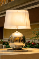 Lampe de table moderne de luxe en acier inoxydable chromé, lampe de chevet, lampe de hall d'hôtel, lampe de salon, éclairage personnalisé, LED AC à intensité variable