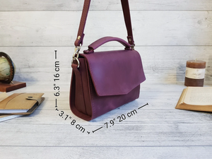 Bolso Bandolera Pequeño de Cuero para Mujer, Bolso de Hombro Morado Hecho a Mano, Bolso Personalizado Bonito, Regalo para Ella - Product Image 5