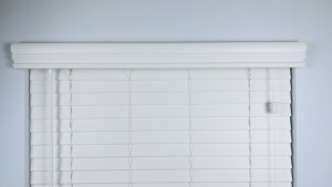 Wholesale Eco-Friendly Durable Moisture-Resistant Anti-UV Modern Electric Motorized <strong>Plastic</strong> Plain Horizontal Roller <strong>Blinds</strong> - Product Image 2
