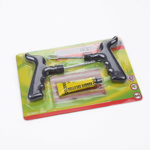 Kit de réparation d'urgence universel pour pneus sans chambre à air avec solution en caoutchouc - Product Image 2