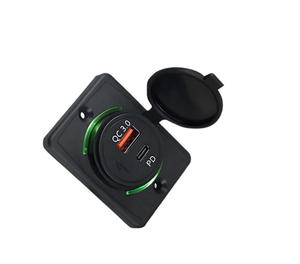 Cargador de Coche Doble con Puerto USB Tipo C y QC 3.0, 3 Puertos, Resistente al Fuego, Carga Rápida para Teléfonos Móviles, Autobuses y Camiones - Product Image 1
