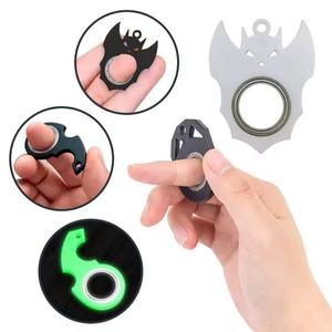Spinner anti-stress amusant en alliage de zinc, modèle Karambit Ninja, pour clés - Product Image 1