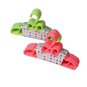 Cintres en plastique antidérapants pour vêtements d'enfants et de bébés, gain de place pour le rangement des vêtements dans le placard - Product Image 4