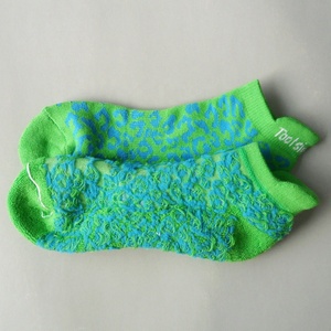 Calzini Antiscivolo con Grafica Leopardata Personalizzata, Logo sul Fondo, per Pilates, Lagree e Fitness - Product Image 2