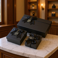 Boîte cadeau noire de luxe personnalisée, emballage en papier rigide de qualité supérieure avec décoration en ruban pour bijoux, cosmétiques, parfums, cadeaux