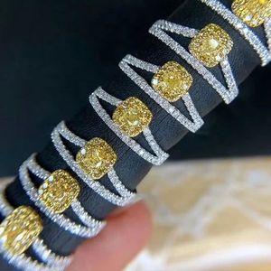 ซินฟลาย ดีไซน์ล่าสุด ลดราคาสุดฮอต แหวนเพชรเหลือง 0.5 กะรัต ทองคำแท้ 18K - Product Image 1
