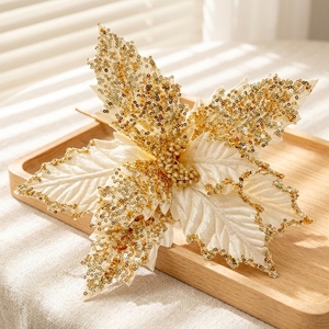 Poinsettia de Terciopelo con Estambres Realistas y Contornos Dorados Brillantes - Product Image 1