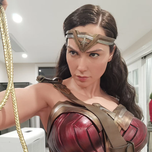 Figura de Resina Personalizada de Fábrica, Personaje de Película de Acción, <span class=keywords><strong>Marvel</strong></span>, <span class=keywords><strong>Mujer</strong></span> Maravilla, Busto de Personaje de Película - Product Image 4