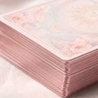 Jeu de cartes de tarot et d'oracle personnalisable KingCards en papier d'art hautement portable avec estampage à chaud personnalisé, incluant un livret et un journal avec bordure dorée