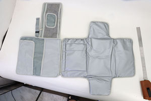 Station de voyage pliable portable matelas à langer pour nouveau-né avec housse imperméable pour bébé avec une poche pratique - Product Image 2