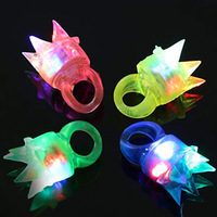 Anillo Luminoso LED con Forma de Fresa, Anillo Fluorescente, Luz de Dedo, Juguete de Goma Suave TPR, Anillo de Dedo Luminoso para Fiestas de Halloween