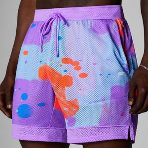 กางเกงวิ่งออกกำลังกายผู้ชายลายโลโก้สีสันสดใสสำหรับฤดูร้อน ผ้าโพลีเอสเตอร์ผสมสแปนเด็กซ์ ระบายอากาศได้ดี กางเกงขาสั้นแบบซับลิเมชั่นผ้าตาข่าย - Product Image 1