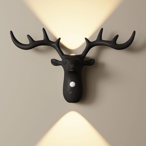 Lampe murale LED créative à détection de mouvement, design corne de cerf, sans fil, à fixation magnétique, pour chambre à coucher, avec batterie intégrée - Product Image 2