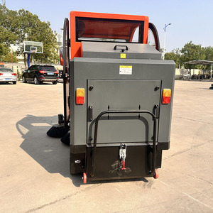 Véhicule de nettoyage routier VOL-2000, machine de nettoyage des routes - Product Image 3