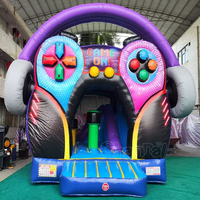 Structure gonflable combinée à thème manette de jeu avec toboggan, château gonflable extérieur pour enfants, idéale pour la location événementielle