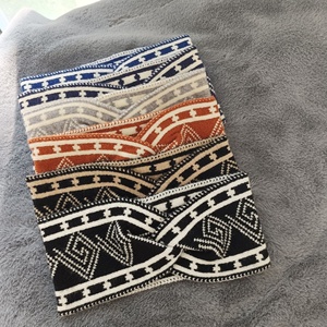 Fascia Vintage con coulisse in lana rossa con motivo a quadri in maglia a quadri <span class=keywords><strong>copricapo</strong></span> incrociato con Design a righe luna sciarpa da donna - Product Image 4