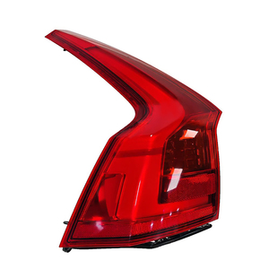 Fanale Posteriore Rosso Usato di Alta Qualità con Lente Trasparente OE 32293876/32293877 per <span class=keywords><strong>V90</strong></span> (17-)/<span class=keywords><strong>V90</strong></span> Cross Country (17-20) 12V 25W 5000 lm - Product Image 2