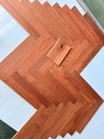 Parquet en bois massif de noyer américain de qualité supérieure, multicouche, à chevrons, pour villa, appartement, salle de sport