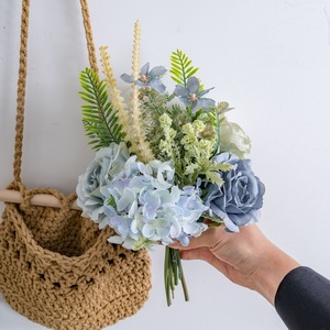 Bouquet de roses artificielles Gavin, fleurs en plastique, décoration de mariage à tenir en main CF01334A - Product Image 2