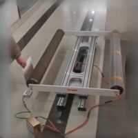 Cadre de direction de guide Web entièrement automatique de 1400mm nouveau système de contrôle de guide Web de moteur pour les industries de machines de batterie de film plastique