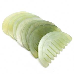 Peigne à cheveux en jade naturel Xiuyan Jade Gua Sha Outils Jade Masseur de cuir chevelu Tête Merdian Peigne pour thérapie d'acupuncture Peigne Guasha - Product Image 1