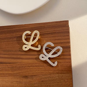 新しいファッションハイエンド女性用コサージュ文字ブローチシンプルなデザイン絶妙なニッチでフルジルコニウムスーパーフラッシュラグジュアリー - Product Image 1