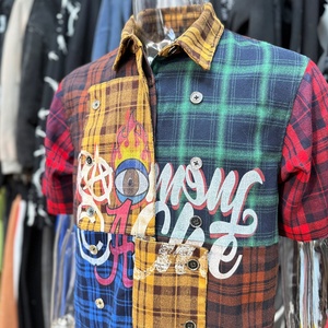 เสื้อเชิ้ตผ้าแฟลนเนลลายสก็อตแบบลำลองติดกระดุม ทรงครอปสำหรับผู้ชาย ผ้าฝ้าย 100% เหมาะสำหรับใส่ในฤดูร้อน แขนสั้น ดีไซน์เสื้อเชิ้ตติดกระดุม - Product Image 4