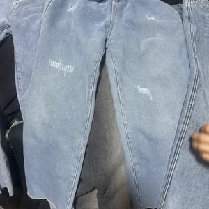 เสื้อยืดแบรนด์เนมมือ<span class=keywords><strong>สอง</strong></span>ใหม่  เสื้อผ้าผู้ชาย<span class=keywords><strong>มือ</strong></span><span class=keywords><strong>สอง</strong></span> และเสื้อผ้าผู้หญิงแบบคละ  บรรจุในกระสอบสำหรับขายส่งจำนวนมาก - Product Image 1