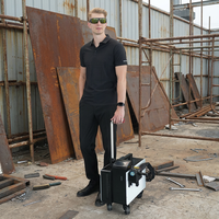 La machine de nettoyage au laser pulsé JPT 300W la plus populaire pour l'élimination de la rouille, de la peinture et de l'oxyde sur le métal, le bois et la pierre, de haute qualité