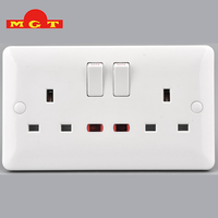 Prise murale double 13A personnalisée OEM avec voyant lumineux, interrupteur domestique, vente en gros
