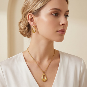 Ensemble de bijoux en forme de goutte d'eau polie à ligne incurvée, plaqué or 18 carats, en acier inoxydable, avec collier à chaîne réglable et clous d'oreilles, vente en gros en vrac - Product Image 2