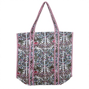 Bolso Tote Acolchado de Algodón Indio Hecho a Mano Estilo Bohemio Vintage para Mujer, con Dos Compartimentos Abiertos, Estampado a Bloque Personalizado, para Exteriores - Product Image 1