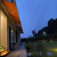 Store banne motorisé rétractable à cassette intégrale en HDPE et alliage d'aluminium pour balcon, avec télécommande et protection UV