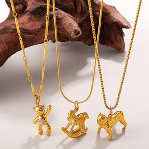 Teddy y sus amigos |   Dijes de Acero Inoxidable con Baño de Oro PVD de 18K y Circonitas Cúbicas con Diseño de Oso y Perro para Fabricación de Joyas |   Colgante Infantil de Animalitos Adorables y Juguetones - Product Image 3