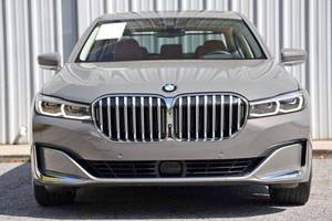 Vente en gros – BMW Série 7 AWD 750i berline 4 portes, conduite à gauche, intérieur cuir foncé, sièges en cuir, moteur ACC, jantes R18 – Véhicules d'occasion - Product Image 6