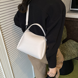 <span class=keywords><strong>Sac</strong></span> seau décontracté de style français, couleur unie simple, rétro, <span class=keywords><strong>sac</strong></span> bandoulière, <span class=keywords><strong>sac</strong></span> à main en cuir souple vintage de première qualité pour femmes - Product Image 5