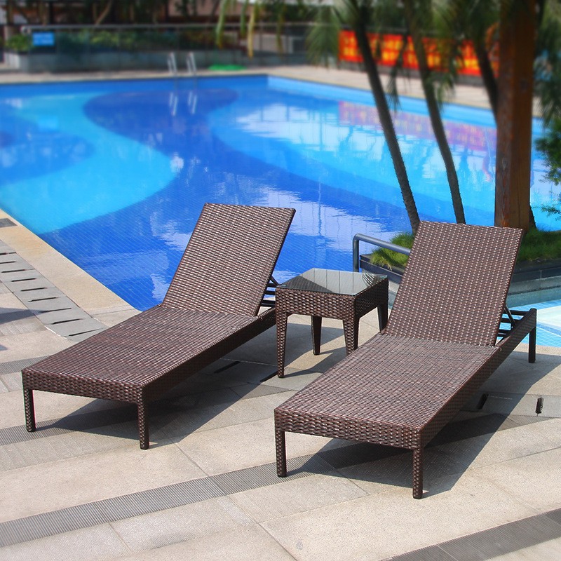 2 fauteuils inclinables + 1 table basse