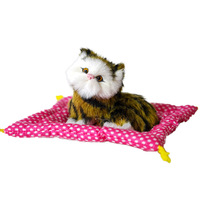 Jouet interactif en peluche pour chat - Appuyez sur le ventre pour un son de miau réaliste, chaton doux endormi sur un tapis, cadeau d'animal en peluche mignon
