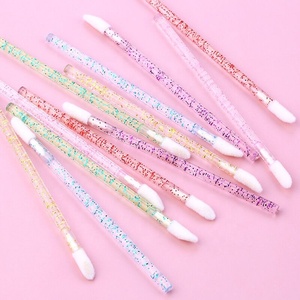 Lot de 50 applicateurs jetables pour gloss à lèvres, 7 couleurs en stock – Outil de beauté à prix de gros - Product Image 2