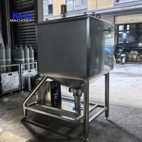Réservoir d'émulsion carré en acier inoxydable 304 avec échelle et main courante, utilisé pour la transformation alimentaire et chimique