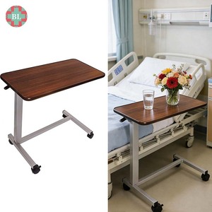 <span class=keywords><strong>Table</strong></span> <span class=keywords><strong>de</strong></span> <span class=keywords><strong>lit</strong></span> réglable avec porte-gobelet, <span class=keywords><strong>plateau</strong></span> <span class=keywords><strong>d</strong></span>'ordinateur portable roulant à 4 roues en bois pour chambre et usage scolaire - Product Image 1