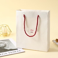 Boîte à bijoux en papier personnalisée A1 pour l'image de marque et l'identité de la boutique, faible MOQ, emballage cadeau en carton avec couvercle et base