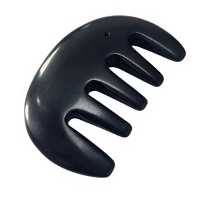 Masajeador de cabeza negro, herramientas de masaje para el cuero cabelludo, peine de raspado de piedra Bian de dientes anchos, portátil - Product Image 1