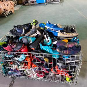 Chaussures <span class=keywords><strong>de</strong></span> <span class=keywords><strong>football</strong></span> d'occasion en gros, chaussures <span class=keywords><strong>de</strong></span> sport <span class=keywords><strong>de</strong></span> marque d'origine d'occasion, chaussures d'occasion <span class=keywords><strong>de</strong></span> haute qualité pour hommes - Product Image 2