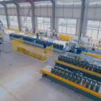 Machine de formage de tuiles pour panneaux solaires en forme de U avec commande PLC et rouleaux à grande vitesse